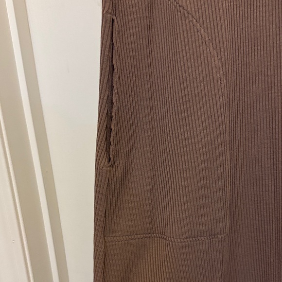 Woolx- “Harlowe” Brown Short Sleeve Dress with Pockets, XL, New Without Tags. - Picture 3 of 5